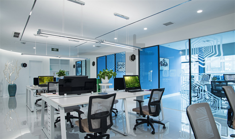 <a href=http://www.fsyxljs.cn/ target=_blank class=infotextkey>合肥辦公室裝修</a>怎樣實(shí)現(xiàn)和諧的布局設(shè)計(jì)清爽自然